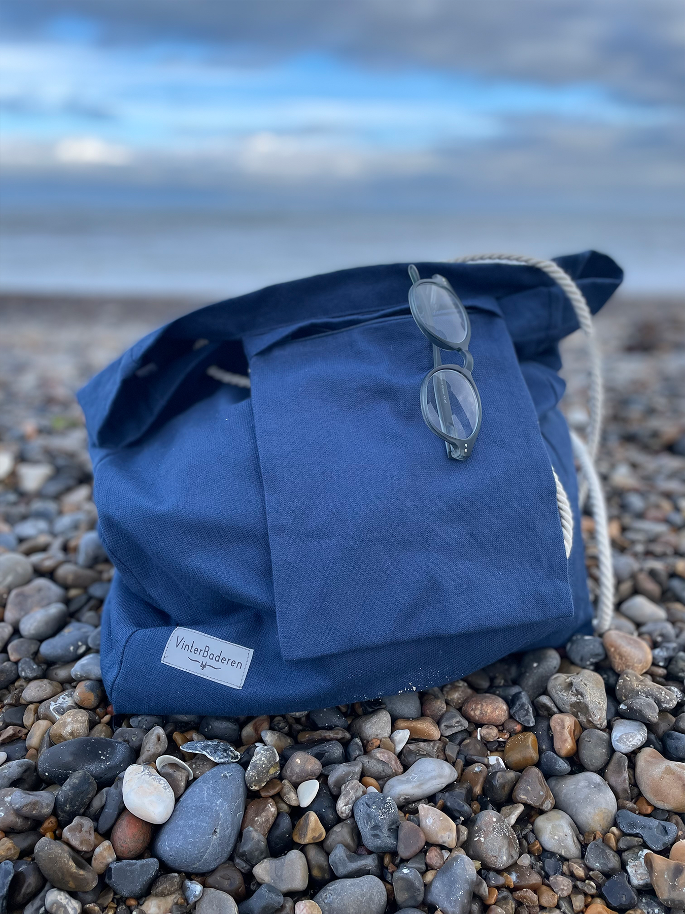 Strandtasken i blå